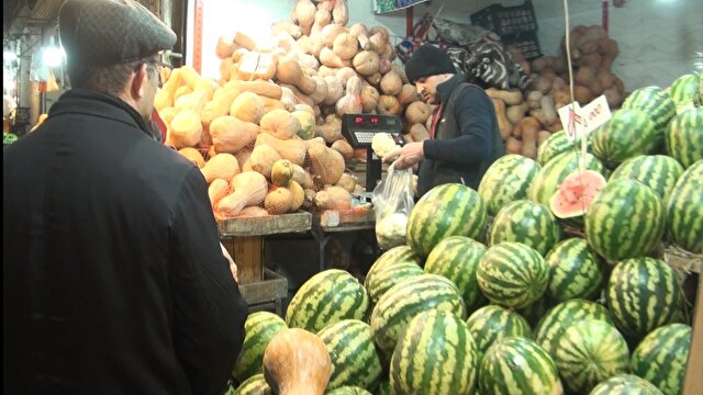 جنب وجوش بازار همدان درآستانه شب یلدا
