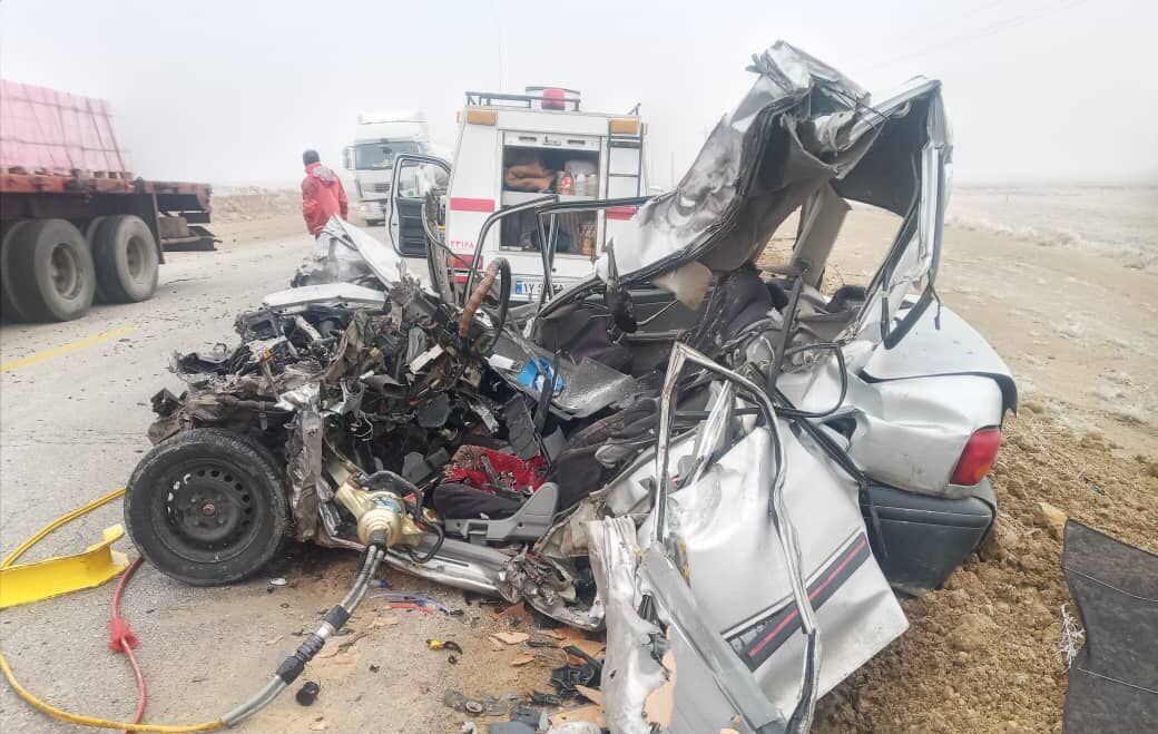 تصادف رخ به رخ سواری پراید و وانت پیکان در جاده غارعلیصدر