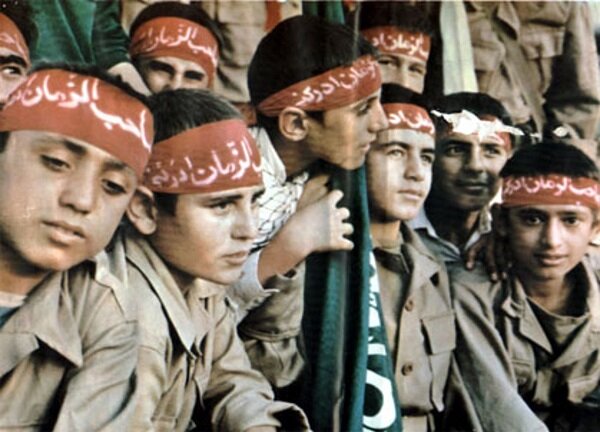 ضرورت جلوگیری ار نفوذ دشمن در اندیشه جوانان ضرورت جلوگیری ار نفوذ دشمن در اندیشه جوانان