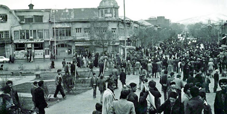 ۳۰ مهر، حماسه‌ دانش‌آموزی در همدان